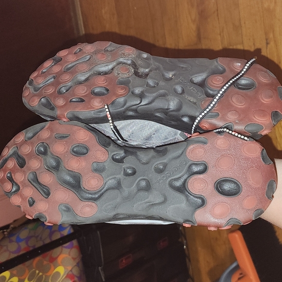 Nike - Picture 5 of 7